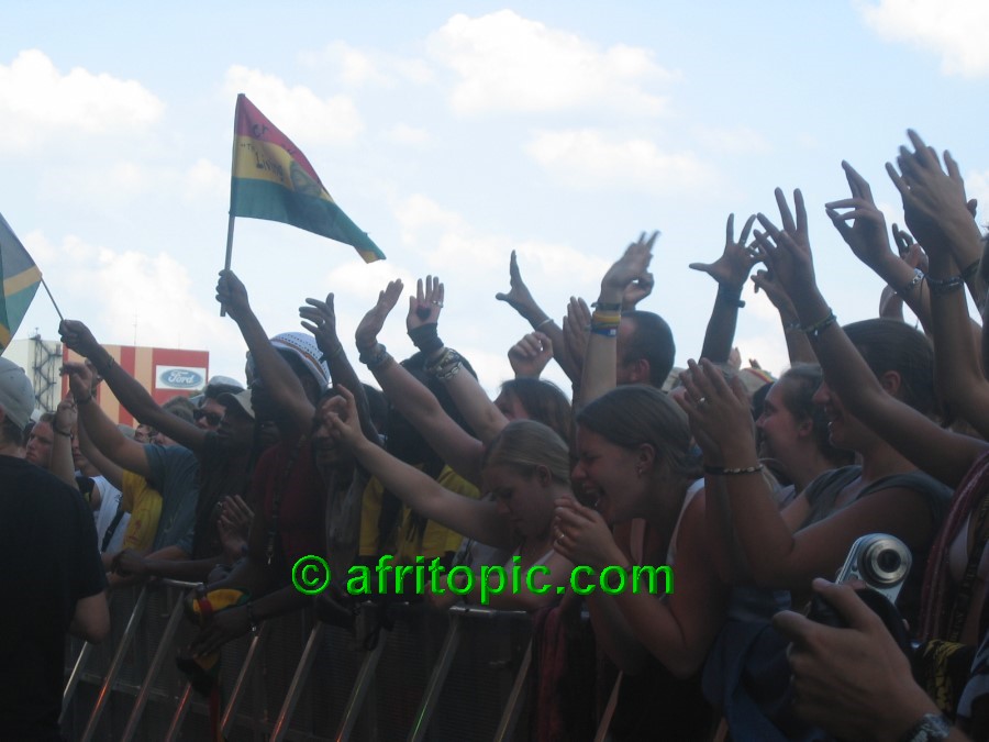 ../Images/Summerjam2005_4 202.jpg